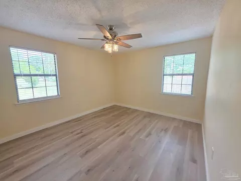 Bedroom - 215 Aza Pl, Crestview, FL 32539 photo 4 of 15