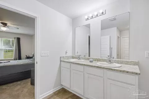 Entry Way - 4656 Red Oak Dr, Milton, FL 32583 photo 3 of 4