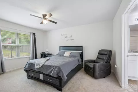 Bedroom - 4656 Red Oak Dr, Milton, FL 32583 photo 2 of 10