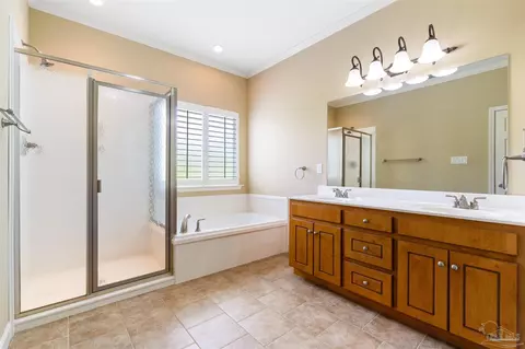 Bath - 26064 Chatelaine Rd, Elberta, AL 36530 photo 2 of 3