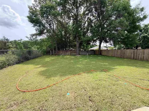 Exterior - 4554 Chantilly Way, Milton, FL 32583 photo 4 of 4