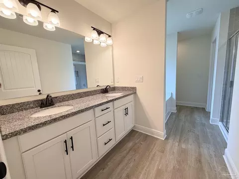 Bath - 4554 Chantilly Way, Milton, FL 32583 photo 1 of 2