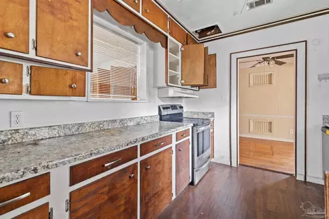 Kitchen - 3271 Electra Dr, Milton, FL 32583 photo 2 of 2