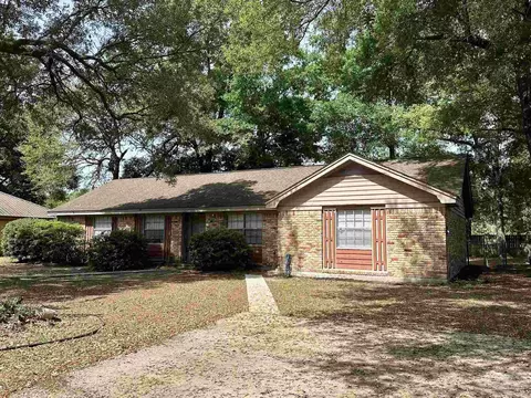 5185 Hilltop Dr, Milton, FL 32570