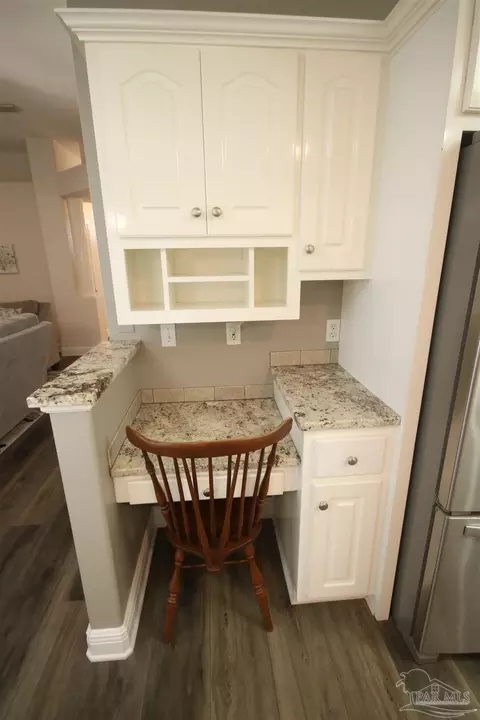 Kitchen - 5720 Callandar Pl, Milton, FL 32583 photo 2 of 9