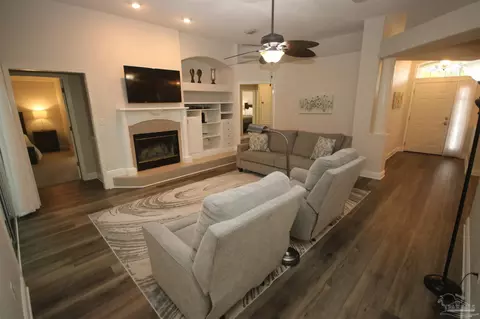 Living - 5720 Callandar Pl, Milton, FL 32583 photo 4 of 6