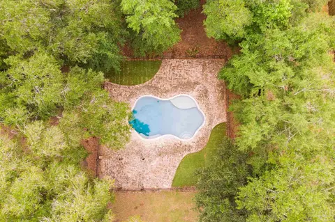 Exterior - 3177 Wallace Lake Rd, Pace, FL 32571 photo 1 of 8