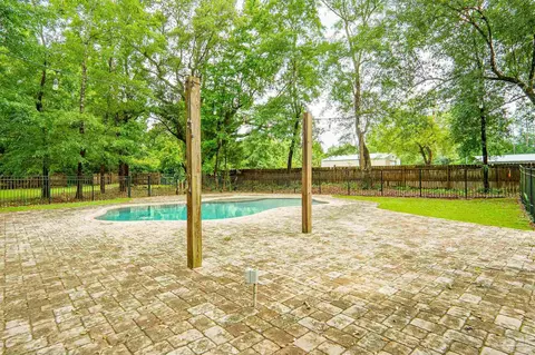 Exterior - 3177 Wallace Lake Rd, Pace, FL 32571 photo 5 of 8