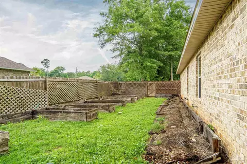 Exterior - 3177 Wallace Lake Rd, Pace, FL 32571 photo 3 of 8