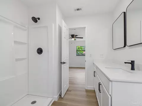 Bath - 125 Madrid Rd, Cantonment, FL 32533 photo 1 of 2