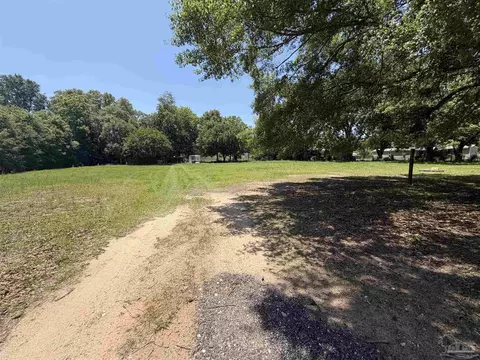 5060 Babb Ln, Pace, FL 32571