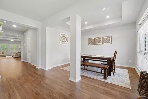 Entry Way - 866 Jesse Dr, Cantonment, FL 32533 photo 2 of 8