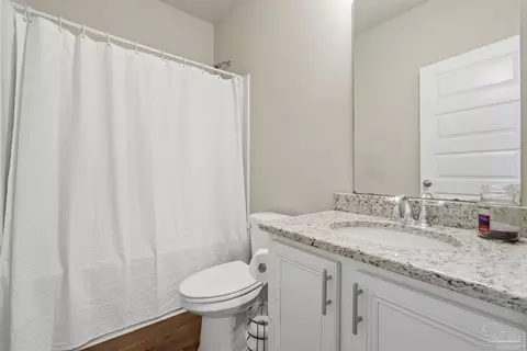 Bath - 866 Jesse Dr, Cantonment, FL 32533 photo 2 of 2
