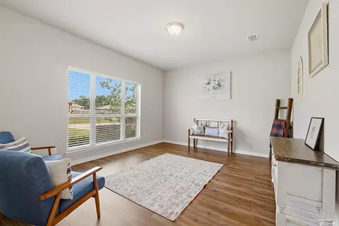 Living - 866 Jesse Dr, Cantonment, FL 32533 photo 1 of 3