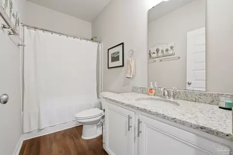 Bath - 866 Jesse Dr, Cantonment, FL 32533 photo 1 of 2