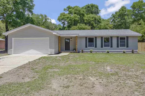 5141 Westport Dr, Milton, FL 32571