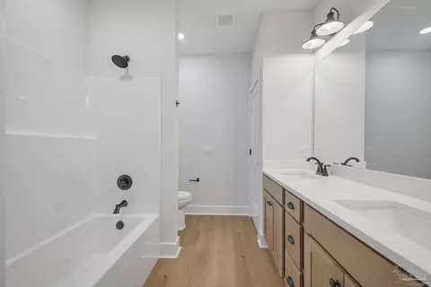 Bath - 4145 Woodfin Cir, Pace, FL 32571 photo 2 of 5
