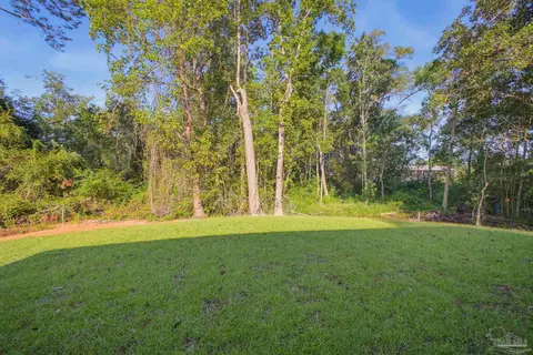 Exterior - 4145 Woodfin Cir, Pace, FL 32571 photo 5 of 6