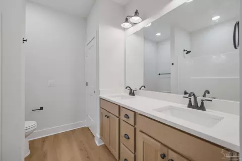 Bath - 4145 Woodfin Cir, Pace, FL 32571 photo 3 of 5