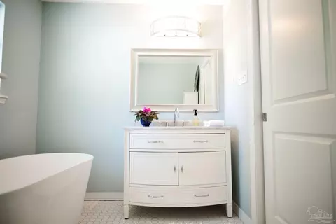 Bath - 2001 Chavers Rd, Cantonment, FL 32533 photo 1 of 4