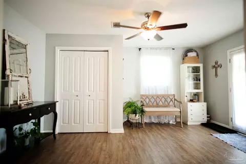 Entry Way - 2001 Chavers Rd, Cantonment, FL 32533 photo 2 of 4