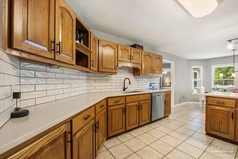 Kitchen - 2833 Tunnel Rd, Pace, FL 32571 photo 3 of 5