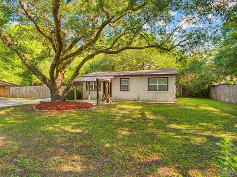 7220 Beverly St, Milton, FL 32583