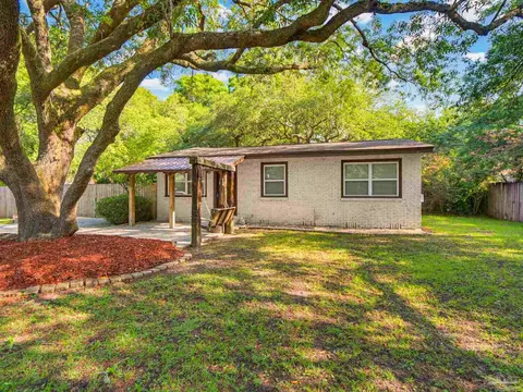 Exterior - 7220 Beverly St, Milton, FL 32583 photo 11 of 11