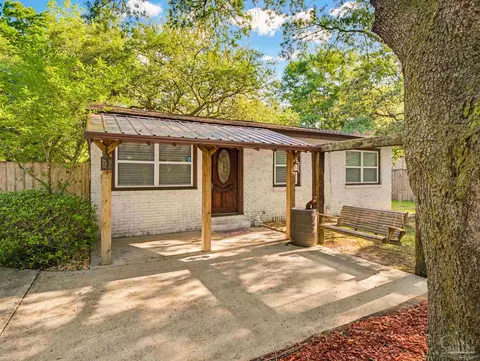 Exterior - 7220 Beverly St, Milton, FL 32583 photo 10 of 11