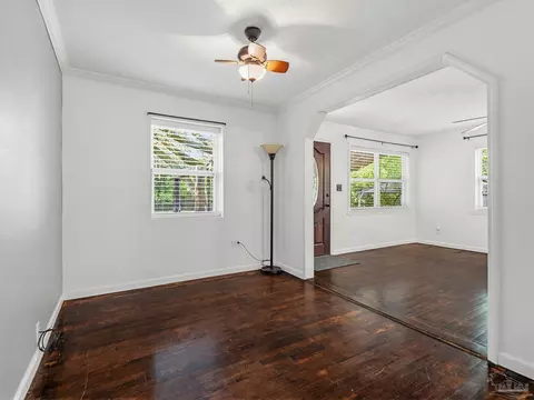 Living - 7220 Beverly St, Milton, FL 32583 photo 3 of 4