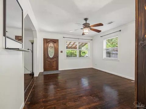 Living - 7220 Beverly St, Milton, FL 32583 photo 2 of 4