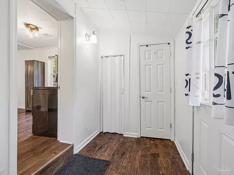 Entry Way - 7220 Beverly St, Milton, FL 32583 photo 2 of 2