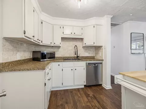 Kitchen - 7220 Beverly St, Milton, FL 32583 photo 3 of 3