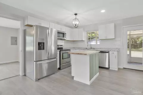 Kitchen - 5417 Chipper Ln, Pace, FL 32571 photo 1 of 2
