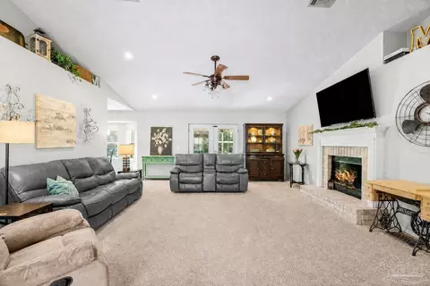 5598 Chanterelle Cir, Pace, FL 32571