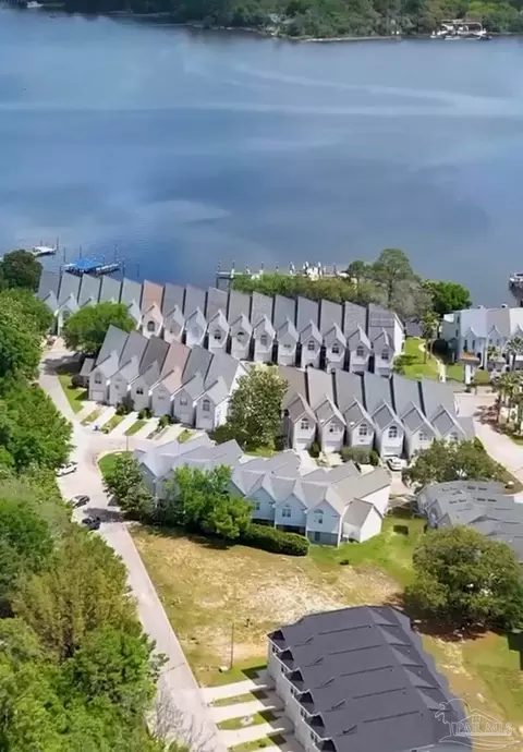 7267 Majestic Blvd, Navarre, FL 32566