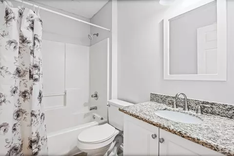 Bath - 5475 Chantilly Cir, Milton, FL 32583 photo 5 of 5