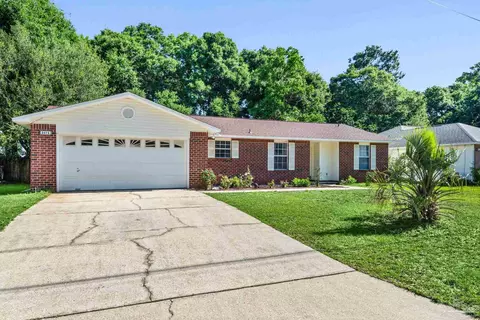 Exterior - 5475 Chantilly Cir, Milton, FL 32583 photo 3 of 16