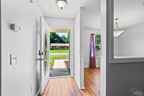 Entry Way - 5475 Chantilly Cir, Milton, FL 32583 photo 1 of 1