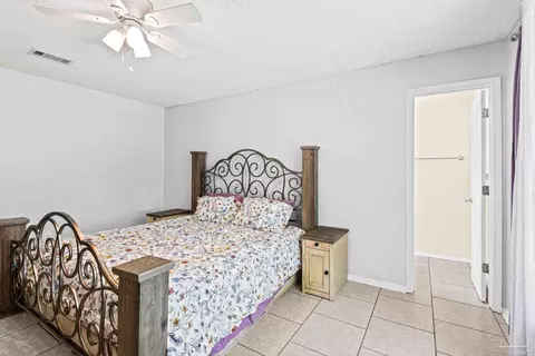 Bedroom - 5475 Chantilly Cir, Milton, FL 32583 photo 3 of 7