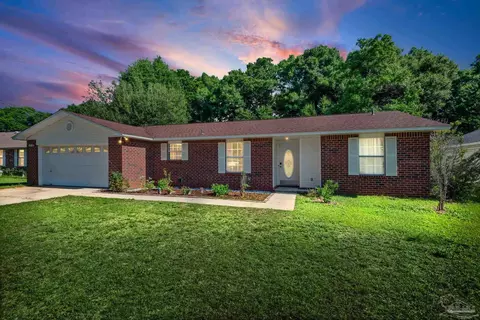 Exterior - 5475 Chantilly Cir, Milton, FL 32583 photo 6 of 16