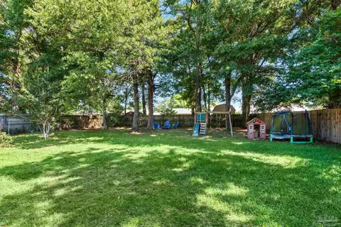 Exterior - 5475 Chantilly Cir, Milton, FL 32583 photo 10 of 16