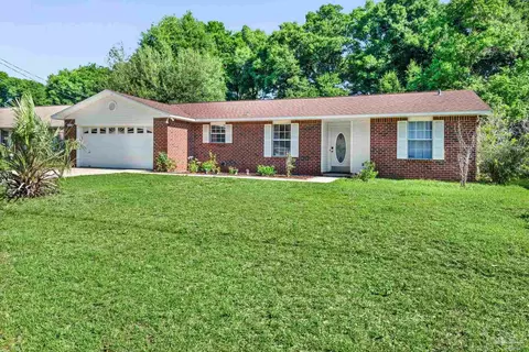 Exterior - 5475 Chantilly Cir, Milton, FL 32583 photo 5 of 16