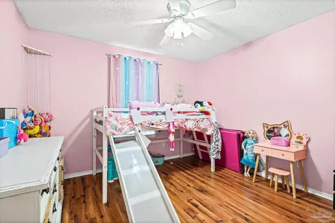 Bedroom - 5475 Chantilly Cir, Milton, FL 32583 photo 6 of 7