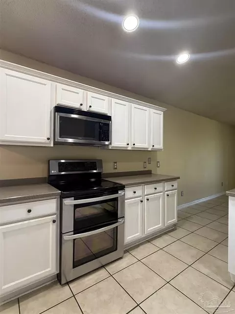 Kitchen - 4907 Makenna Cir, Pace, FL 32571 photo 7 of 7