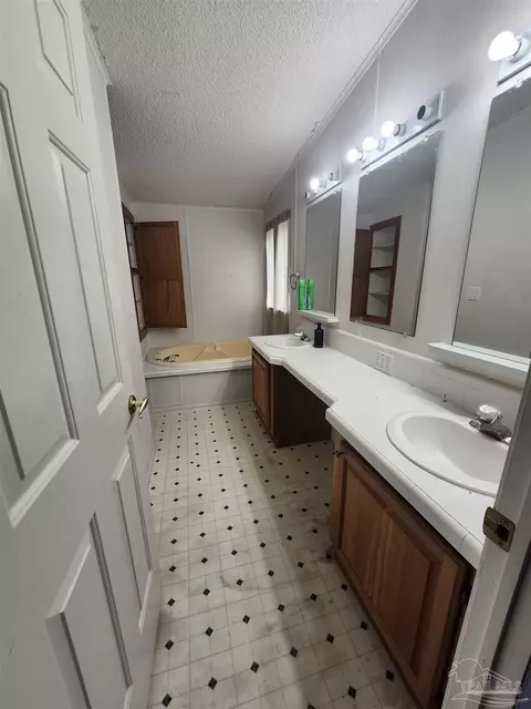 4051 Lambert Bridge Rd, Mcdavid, FL 32568 photo 13