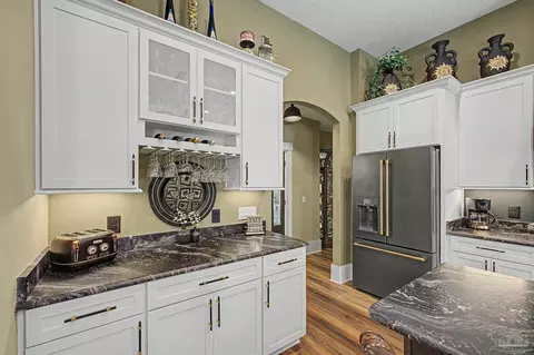 Kitchen - 2867 Longleaf Mill St, Cantonment, FL 32533 photo 3 of 6