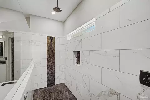 Bath - 2867 Longleaf Mill St, Cantonment, FL 32533 photo 4 of 7