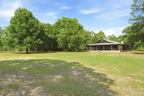 4989 Steamboat St, Milton, FL 32583