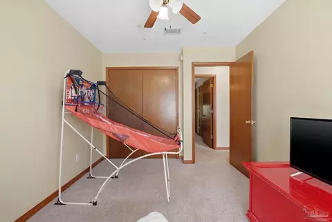 Bedroom - 6870 Martin Rd, Milton, FL 32570 photo 4 of 6